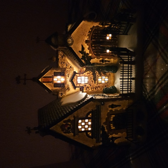 Department 56 "Cartwright Coach Builders" Dickens' Village Series Holiday Decor - Picture 13 of 15